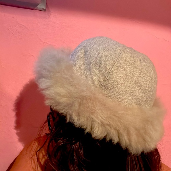 Alpaca and silk winter hat - Picture 2 of 5